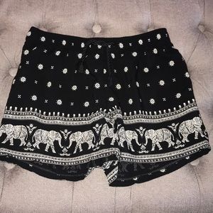 Old Navy Bottoms - Old navy girls shorts 10/12 Old Navy Bottoms - Old navy girls shorts 10/12